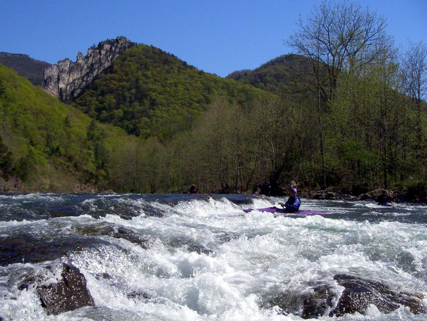 Kayakers near Champe Rocks